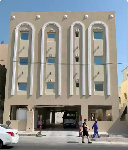 Residential Ready Property 7+ Bedrooms S/F Building  for sale in Doha #7426 - 1  image 
